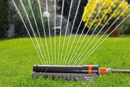 Gardena Oscillating Sprinkler Comfort Aquazoom 250/1: Lawn sprinkler for watering smaller rectangular areas from 105 - max. 250 m², range 7 - max. 17 m, max. 15 m, removable strainer (1971-20) - Image 2