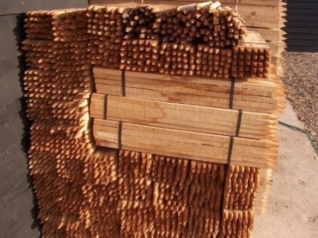 pack of 25 extra strong garden square stakes - 3ft (90cm) tall