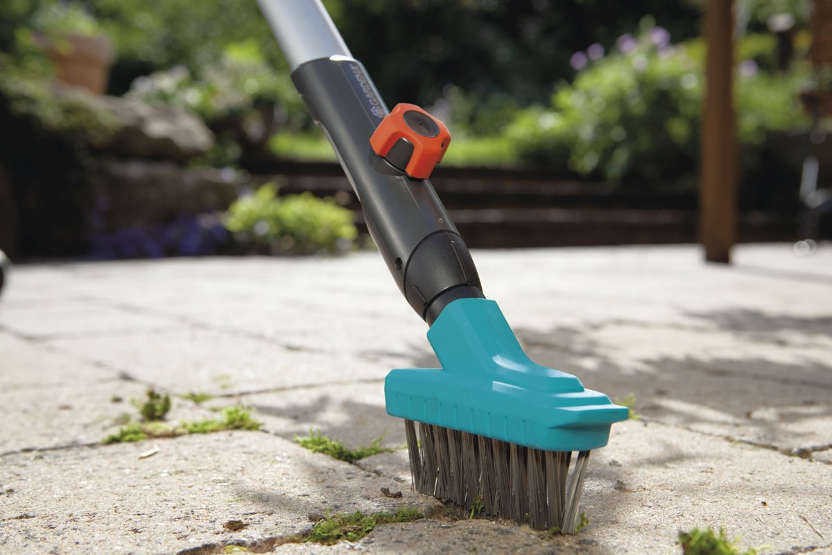 GARDENA combisystem Joint Brush M: Ideal garden assistant for easy removal of moss from paving joints and wall edges; with scraping edge - Image 2