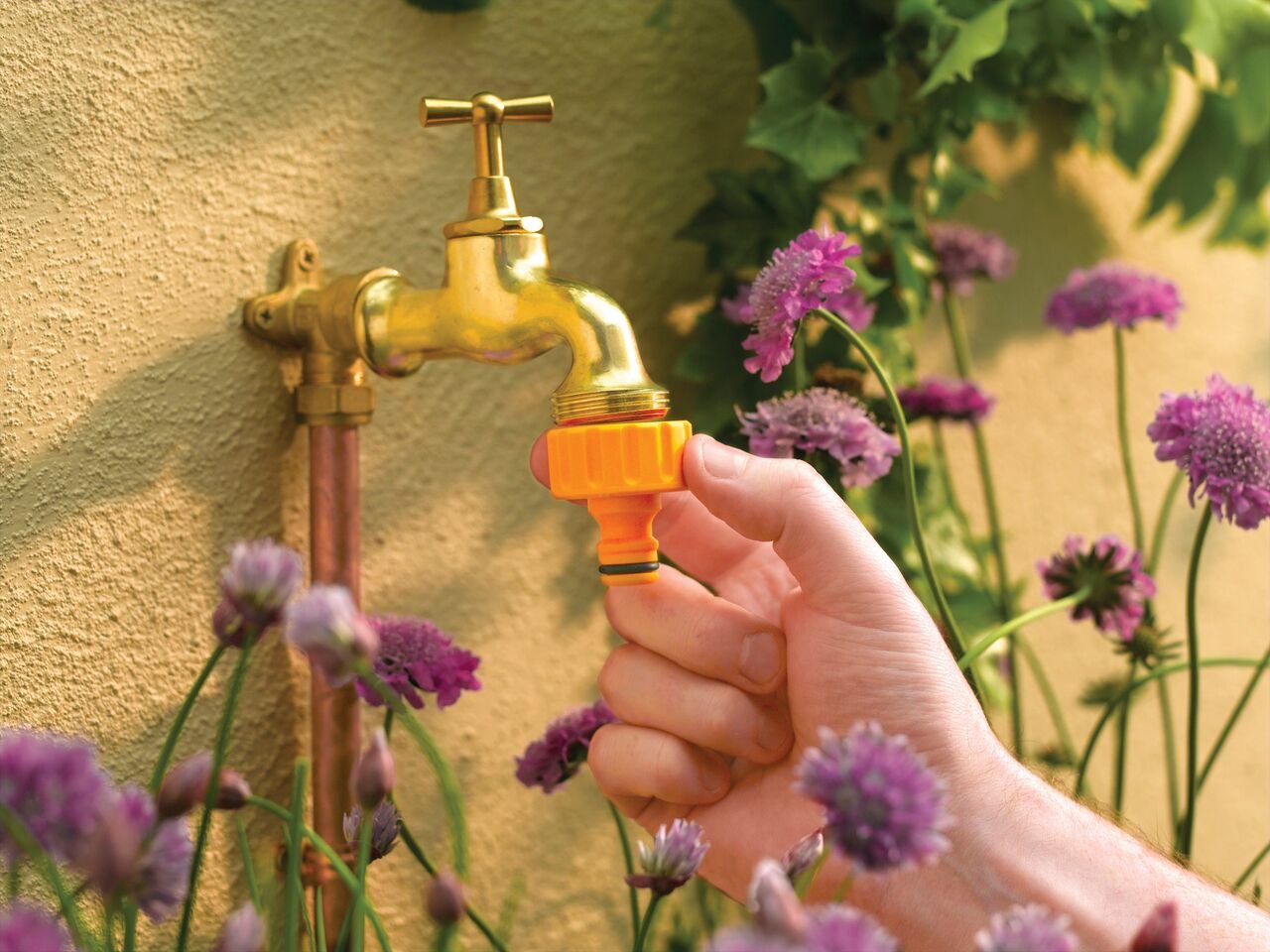 HOZELOCK - Outdoor Tap Connector 33.3mm (1") : For Threaded Outdoor Taps, Watertight Connection, Adapter for Connecting a Garden Hose to the Tap - Image 2