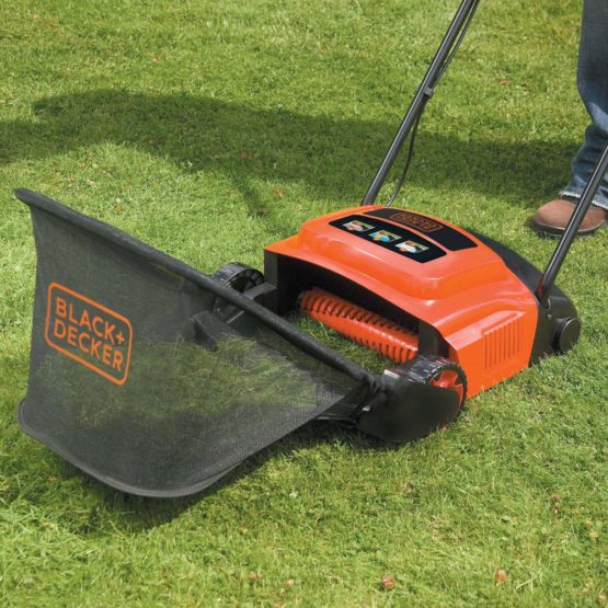 BLACK & DECKER B/DGD300 600W 30cm Lawn Raker, Orange, 24x50x50 cm - Image 2