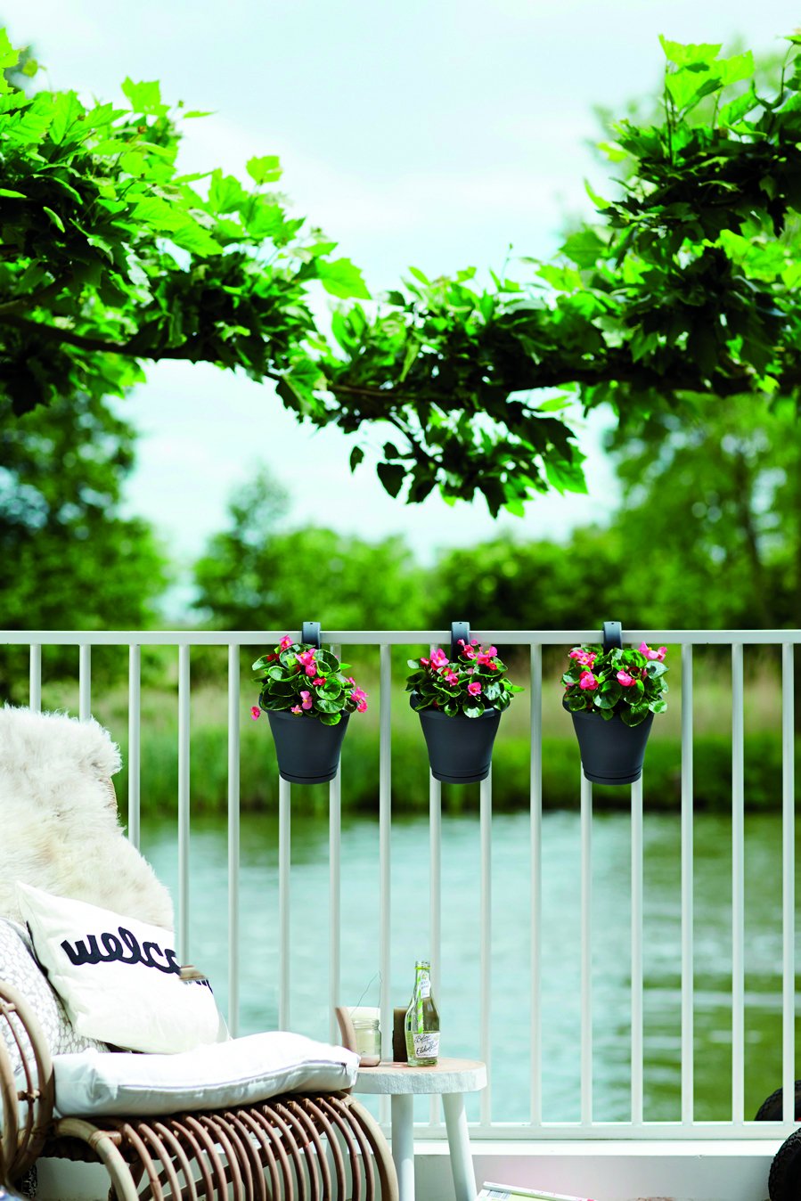 Elho Corsica Easy Hanger Single - Planter - Anthracite - Outdoor & Balcony - L 19.4 x W 27.1 x H 25.9 cm - Image 3