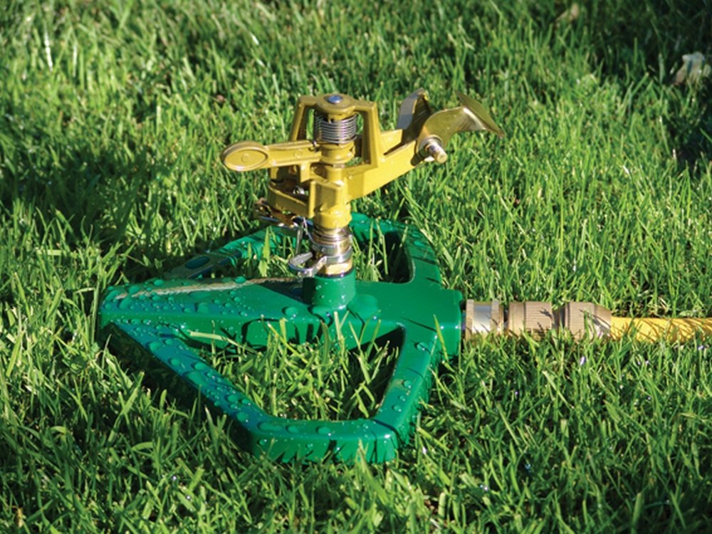 Greenkey Metal Base Pulsating Water Sprinkler for Grass Lawns, Gardens, Shrubs and Plants - Brass Fittings - Image 4