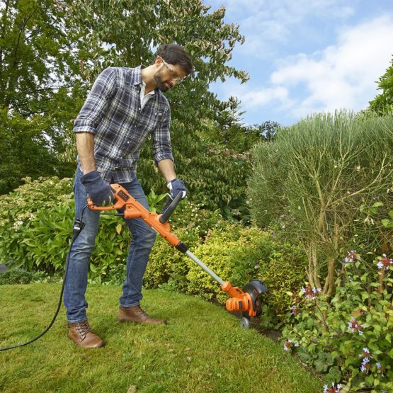 BLACK + DECKER BESTA530-GB BESTA530 Corded Strimmer, 550 W, 240 V, 30 cm - Image 3