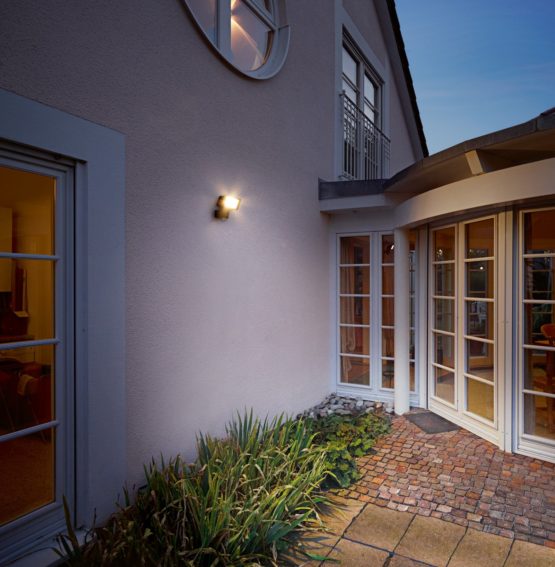 Steinel LED Outdoor Spotlight LS 150 S Black, 240° Motion Sensor Light, max. 12 m Range, 14.7 W, 4000 K, 1375 Lumen - Image 3