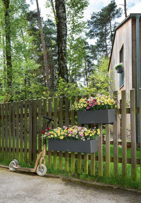 Lechuza BALCONERA Color 80 Self Watering Planter Indoor/Outdoor Flower Plant Pot Table and Window Box with Drainage Hole and Plant Substrate Poly-Resin H19 L80 W19 cm Slate - Image 3