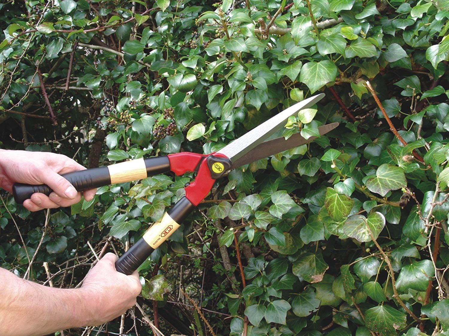 C.K Classic 5010 Maxima Light Weight Hedge Shears,Multicolor,520 mm - 20.1/2" - Image 2