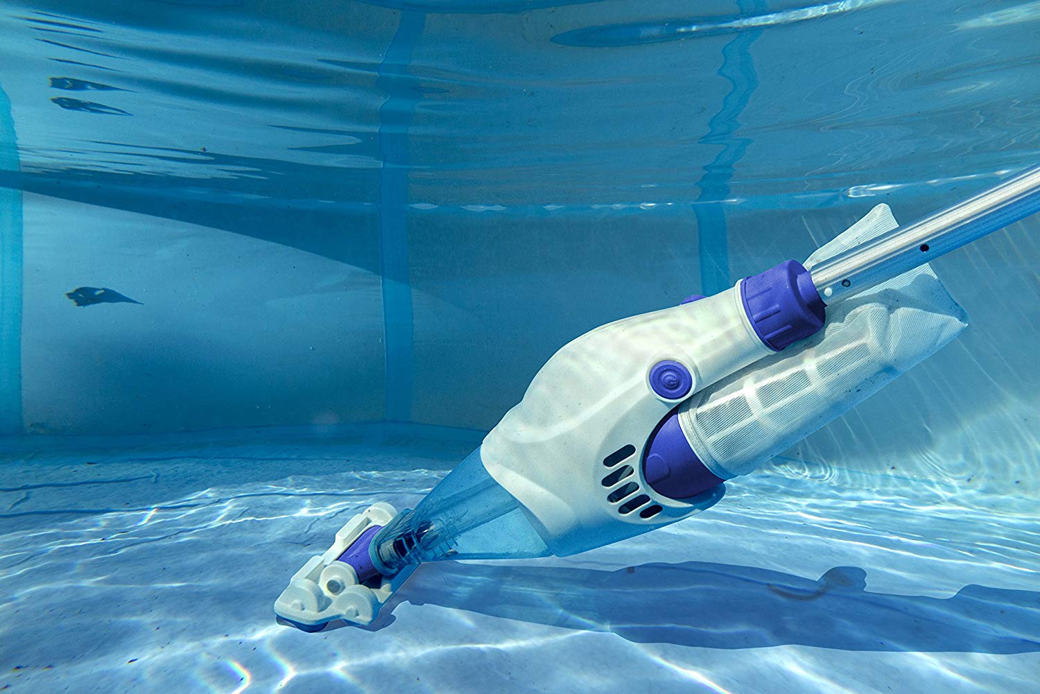 Gre VCB10 Electric Vac - Electric Pool Cleaner, 37 l/h, 25 W, white and blue - Image 4