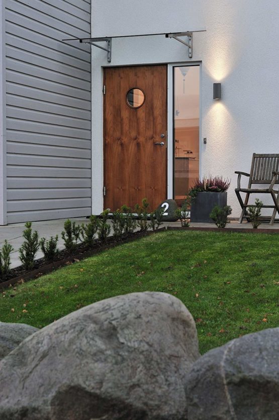 Konstsmide Siracusa Up and Down Outdoor Wall Light / 2 x 35 W GU10 Max Wall Lamp / Clear Glass Lens / IP44 / Outside Light Aluminium Grey, 7514-300 - Image 3