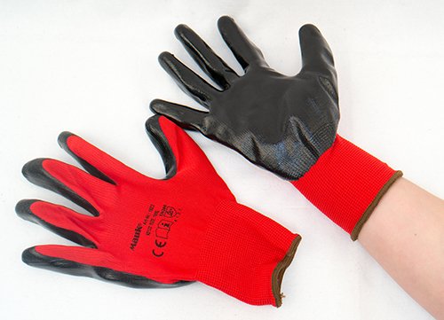 Mauk 1922 Polyester Red Green Matt Black Nitrile Coated Gloves – Assorted (12 Pairs) - Image 2