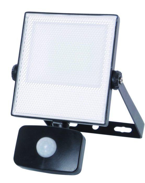Energizer Security LED Light with PIR Motion Sensor,1800 Lumens, Outdoor, Daylight 20W, Black - Image 3