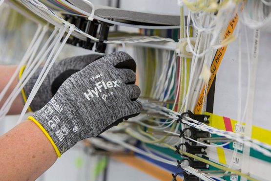 Ansell HyFlex 11-801 Professional Work Gloves, Mechanical Gloves with Improved Grip, Patented Comfort Technology, Multi-Purpose Gloves, Assembly, Mechanics, Men Women, Grey, Size XS (12 Pairs) - Image 3