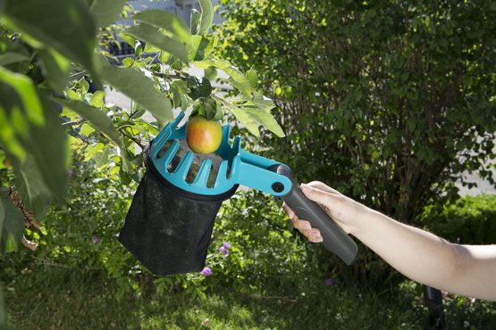 GARDENA combisystem Fruit Picker: Practical harvesting help, fits on all combisystem handles (3115-20) - Image 3