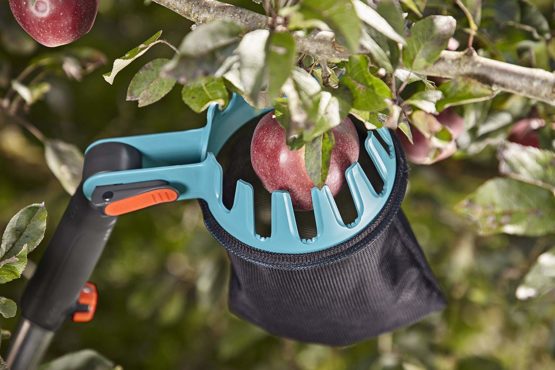 GARDENA combisystem Fruit Picker: Practical harvesting help, fits on all combisystem handles (3115-20) - Image 2