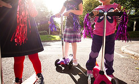 Scooter Streamers (Purple), 4134, Medium - Image 4