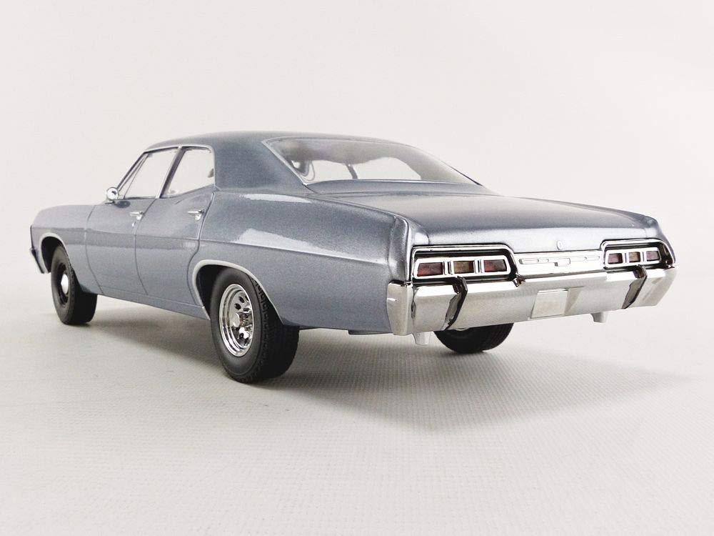 Greenlight Collectible Miniature Car 19047, Black - Image 4