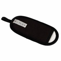 Le Creuset 4-Layered Textile Handle Glove, Stain Resistant, Black