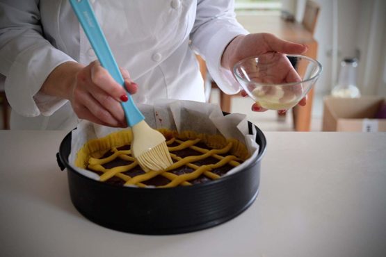 Zenker 3432 Springform Cake Tin with 1 Base 30 cm Black - Image 3