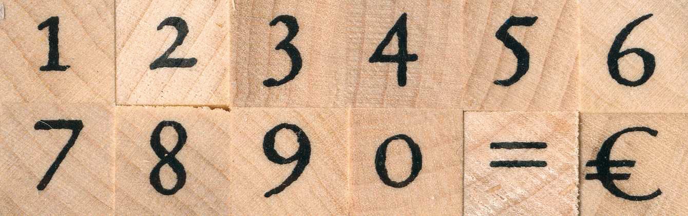 Artemio 1 cm Figures Stamps Set, Beige, 6 x 2.5 x 3 cm