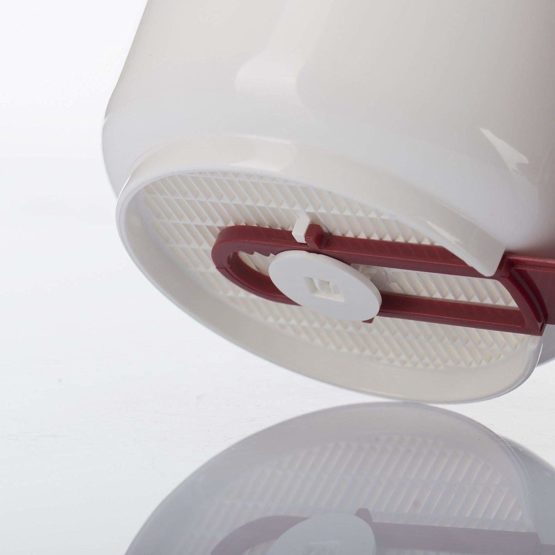 Westmark Flour And Icing Sugar Shaker, With Handle, Plastic, White/Red, 32142270 - Image 3