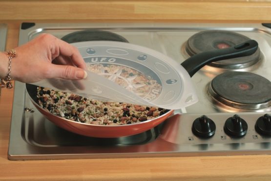 silikomart UFO 195037 Universal Lid Silicone with Splash Guard Diameter 29.5 cm - Image 2