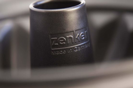 Zenker 3421 Gugelhupf Cake Mould 25 cm Black - Image 3