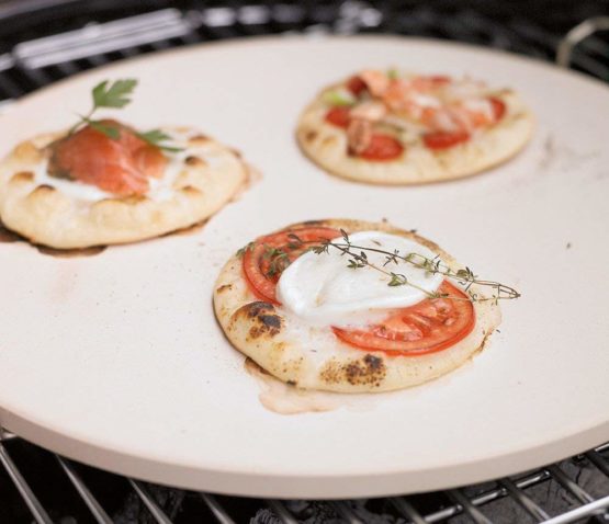 RÖSLE 25074 Round Pizza Stone, White, 16-Inch - Image 3