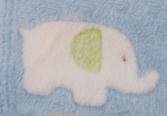 Bieco baby and children's fleece blanket elephant blue, and very cuddly, ideal as a bedspread, stroller blanket or play mat, 75 x 90cm - Image 4