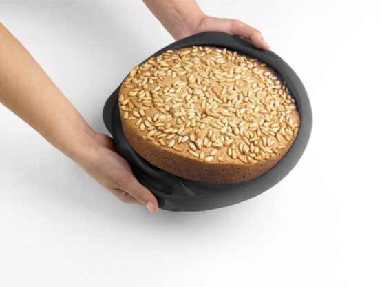 Lékué 2300 ml Round Cake Mould, Black - Image 3