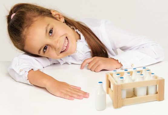 small foot 7062 wooden mini milk bottles, in a nostalgic wooden box, set of 12, from 3 years old - Image 3
