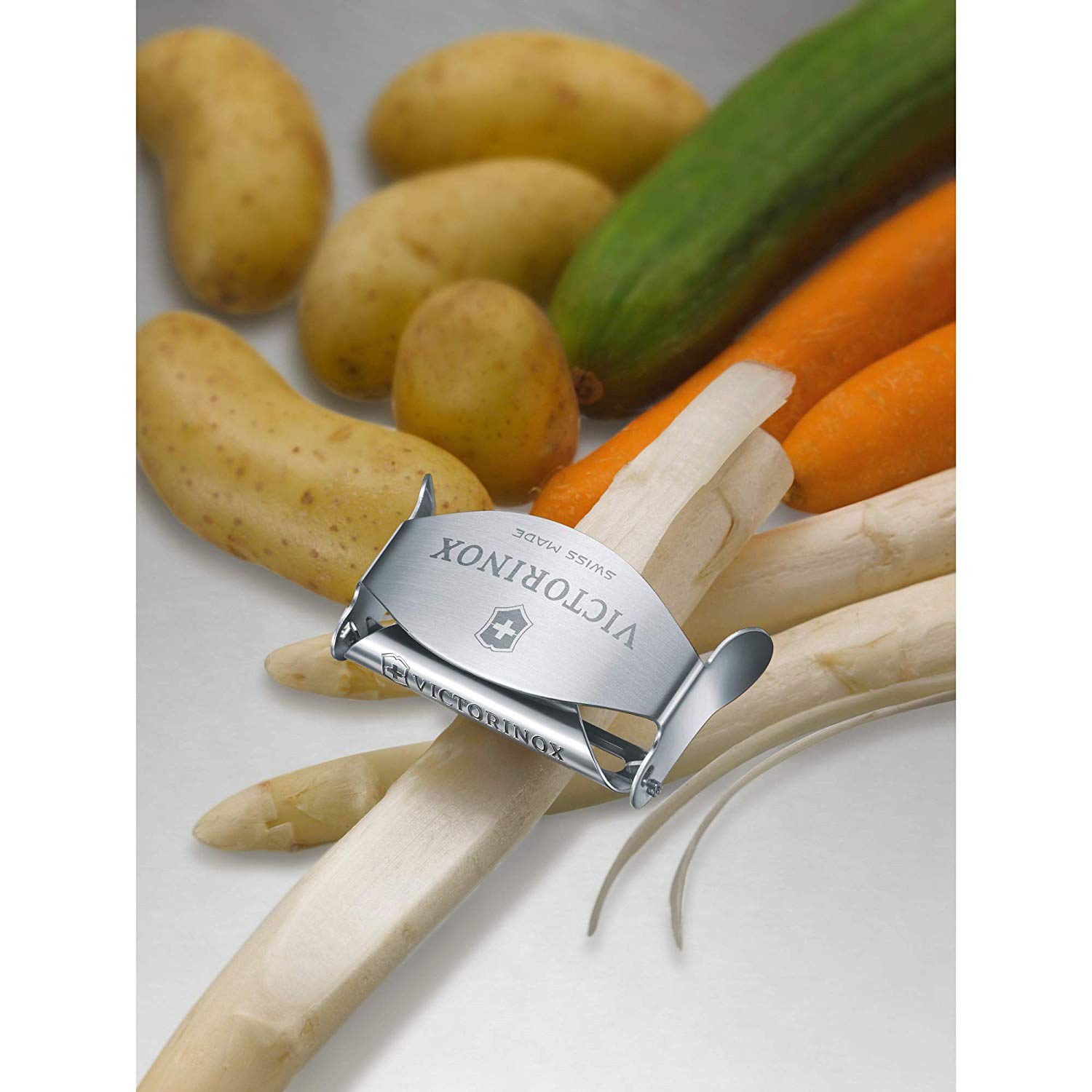 Victorinox Peeler, Potato Peeler, Small, Peeler, Extra Sharp Blade, Stainless Steel, Metal, Silver, Medium - Image 2