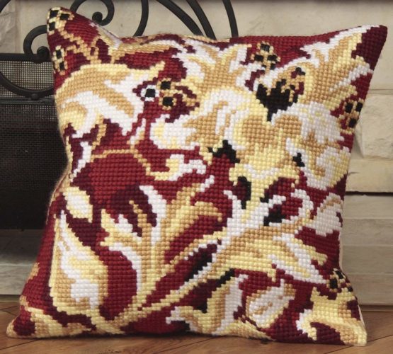 Collection D'Art Cross Stitch Cushion: Elizabethan