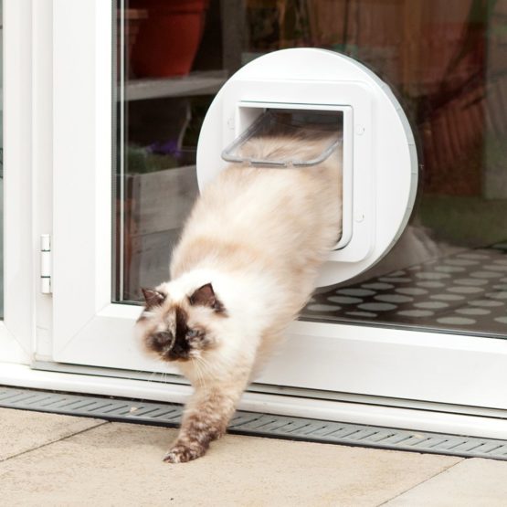 SureFlap Pet Door Mounting Adaptor – White - Image 3
