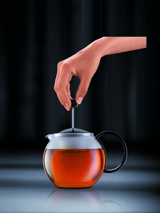 BODUM 1844-01 ASSAM Tea Maker (Plastic Strainer, Plastic Lid, 1.0 L/34 oz) - Black - Image 4