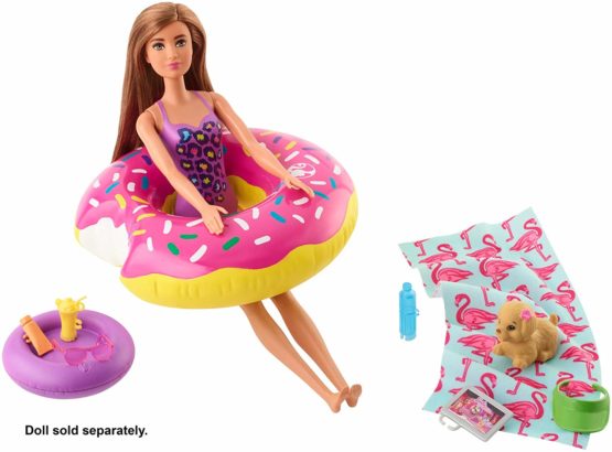 Barbie FXG38 Outdoor Furniture Set with Donut Floatie (Really Floats), Water-Squirting Puppy Toy and 8 Themed Accessories - Image 3