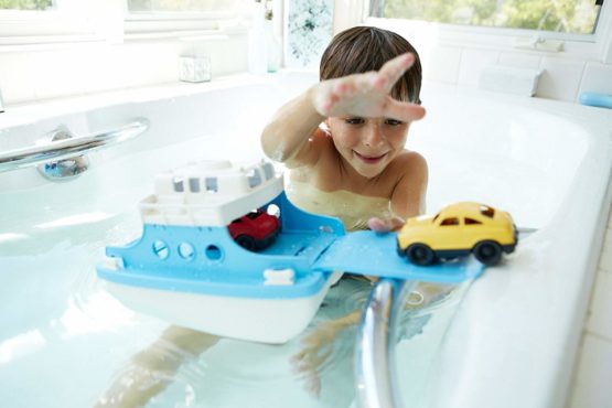 Green Toys Ferry Boat with Mini Cars Bathtub Toy, Blue/White - Image 4