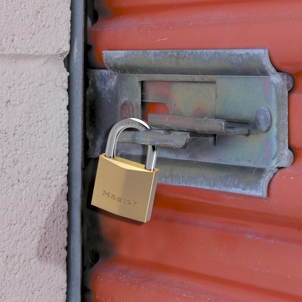 Master Lock 2940EURD Key Padlock with Extra Thick Solid Brass Body with Medium Shackle, Gold, 9,1 x 4 x 1,6 cm - Image 2