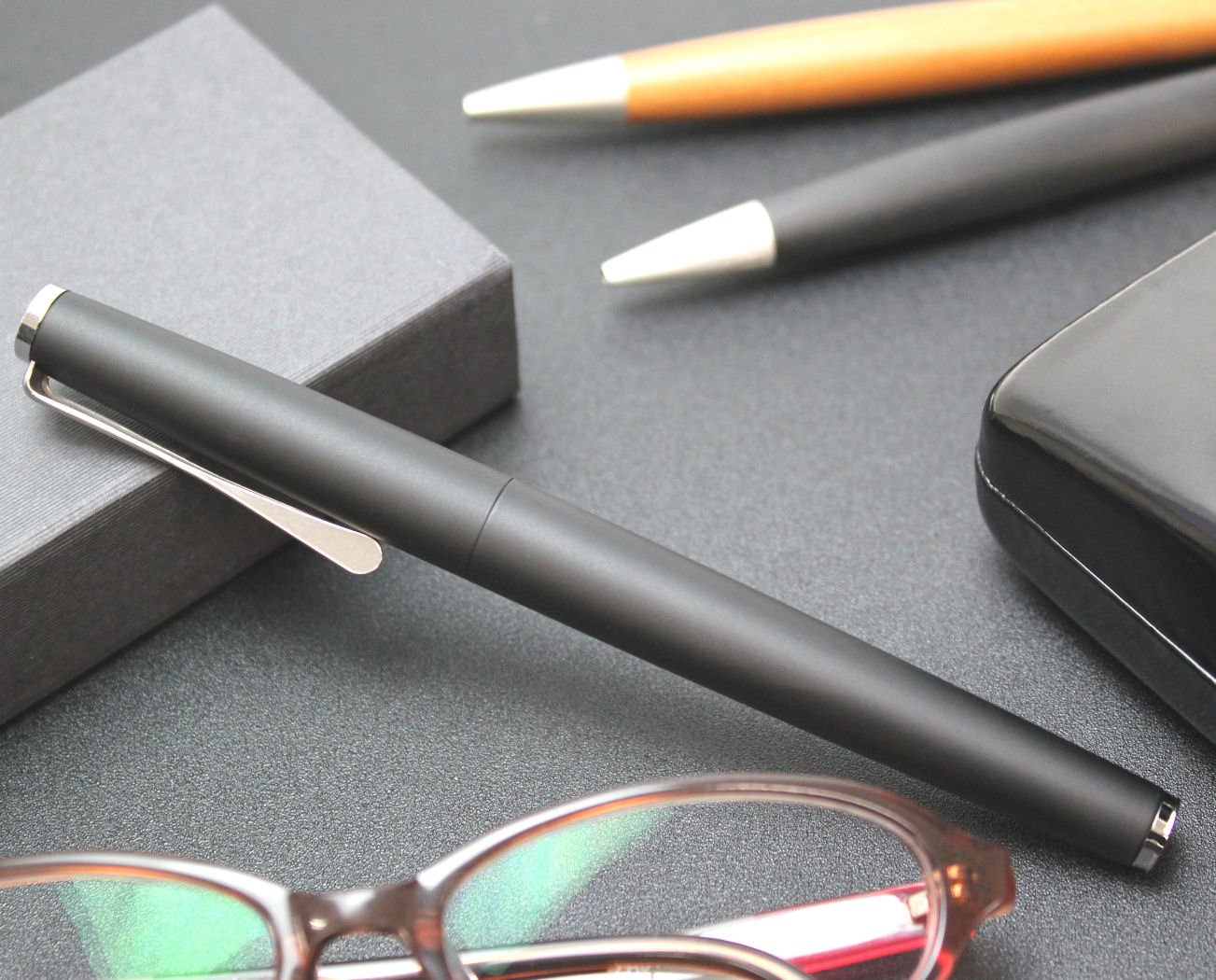 Lamy studio black, rollerball pen in elegant metal barrel - Image 2