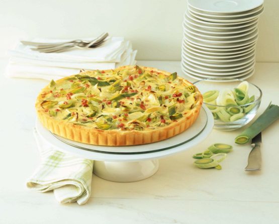 KAISER Quiche Pan with Removable Glass Base Ø 28 cm Crystal Good Non-Stick Coating Scratch-Resistant Glass Removable Base Ready to Serve - Image 2