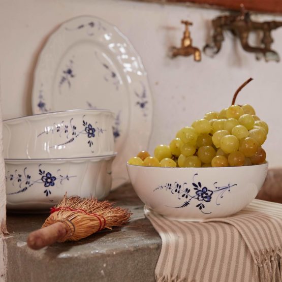 Villeroy & Boch Old Lu x Embourg Round Bowl, 24 cm, Premium Porcelain, White/Blue - Image 3