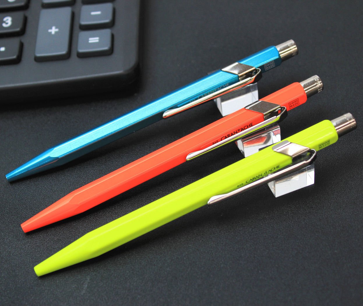 Caran d'Ache 849 Metal Range Ball Pen Fluo - Orange,1 Count (Pack of 1), Orange,Blue - Image 3