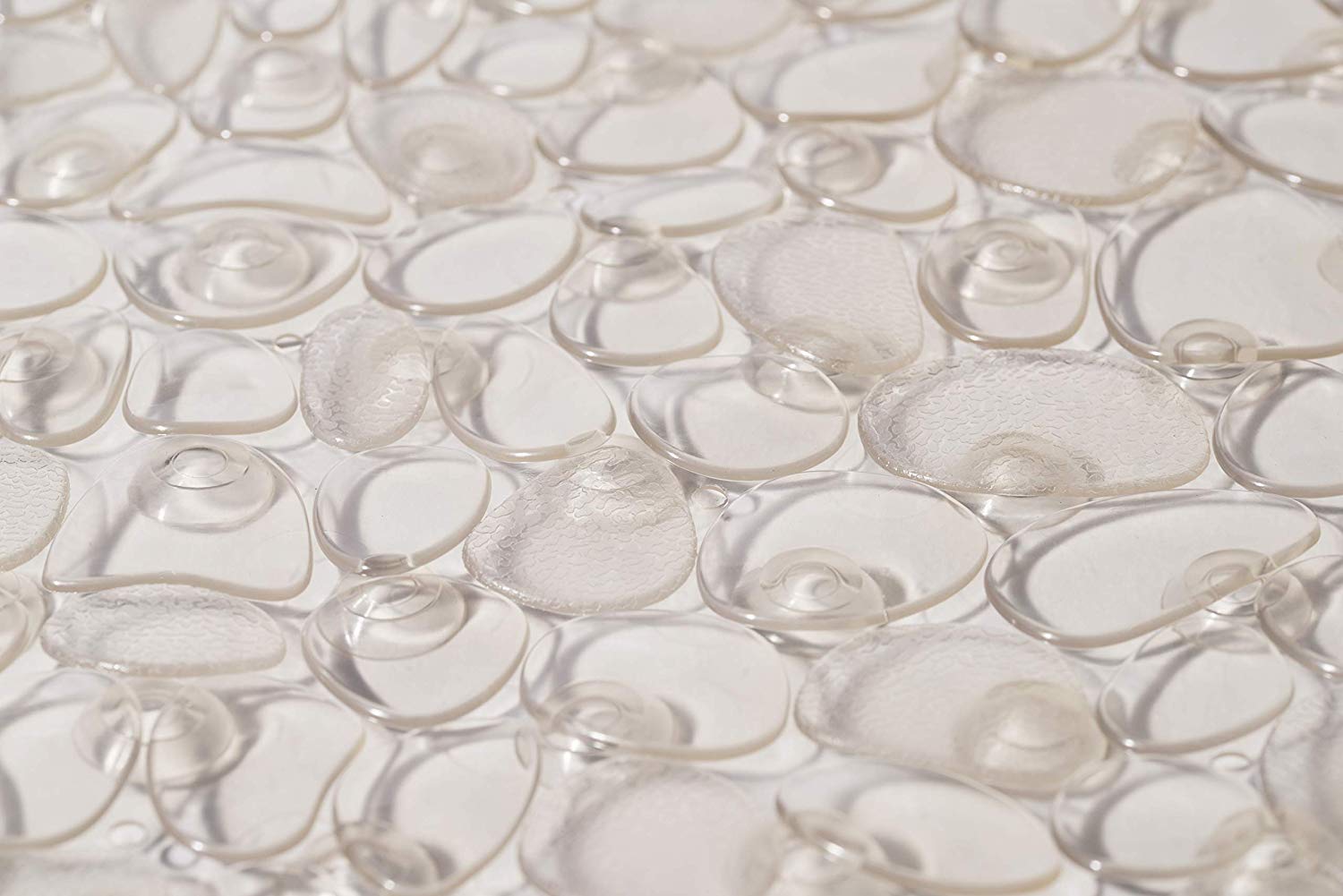 Croydex AG300032 Pebbles Non-Phthalate Slip-Resistant PVC Suction Bath Mat, Clear, 70 x 35cm, 70 x 35 cm (Oval) - Image 3