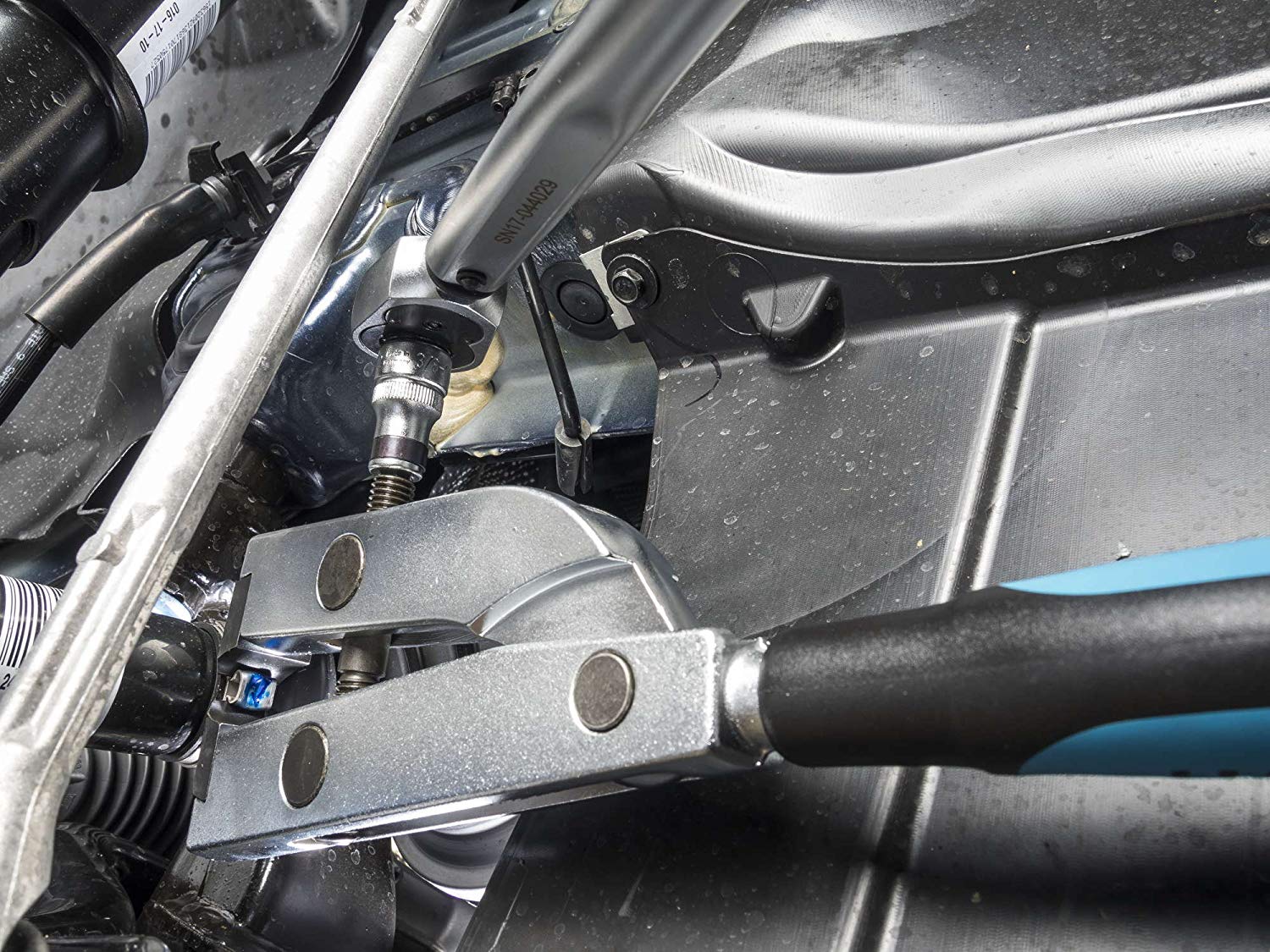 For special stainless-steel clamps with predetermined torque values, Multi-colour - Image 3