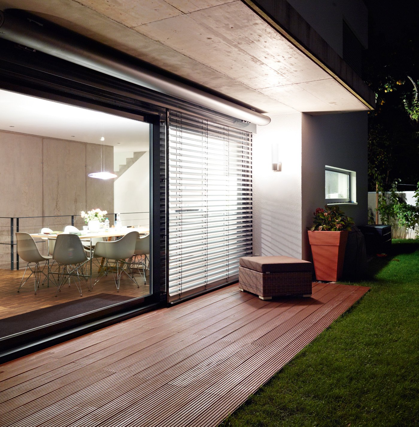 Steinel Outdoor Wall Light L 260 S, Stainless Steel, Sensor switched, 240° motion detector, incl. LED Bulb - Image 3