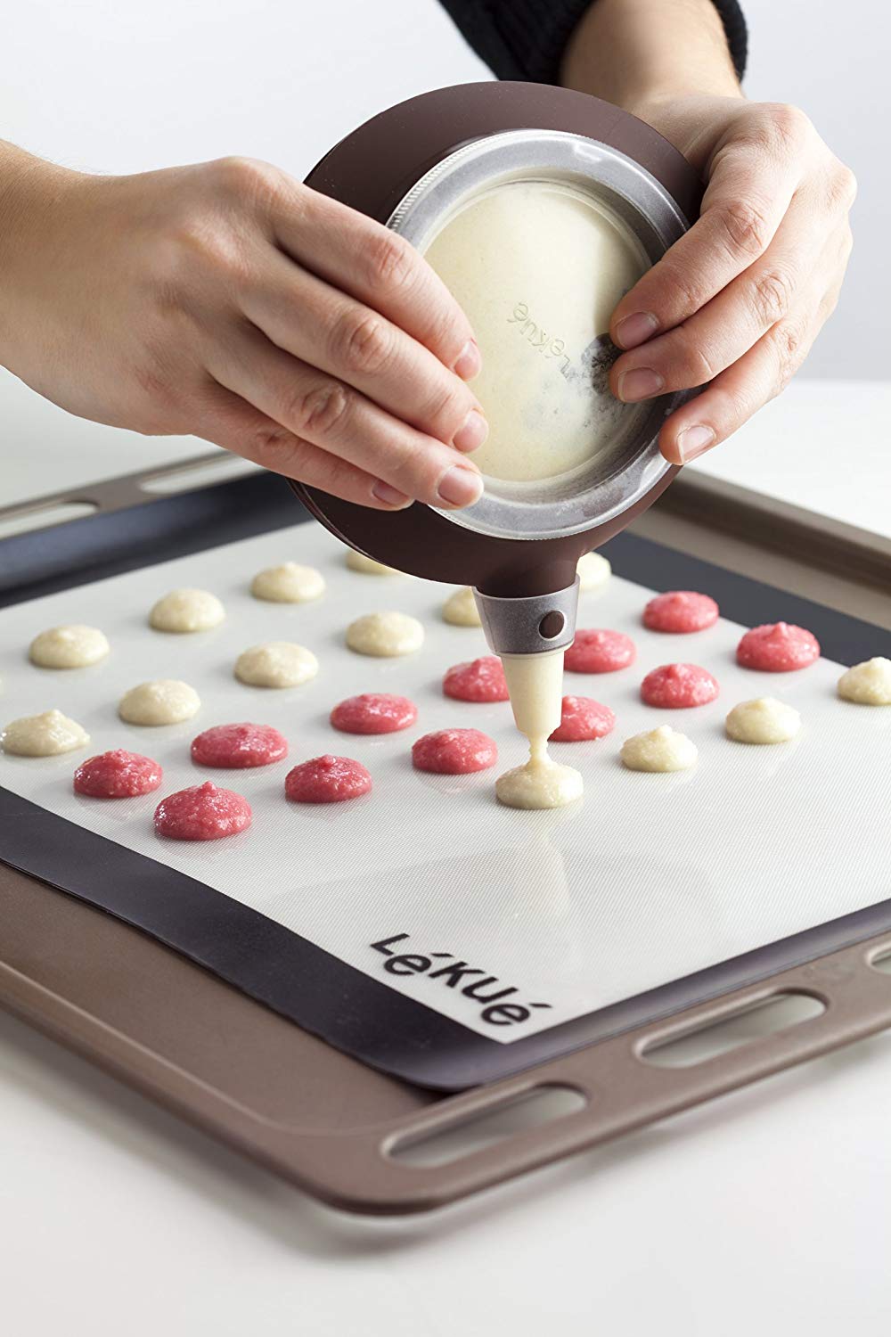 Lékué - Decomax - Silicone Pastry Bag with 6 nozzles, Brown, 3403200M02U004, 1 - Image 3