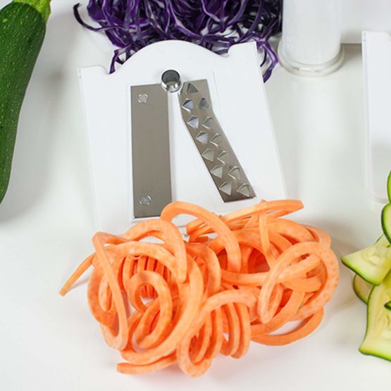 Paderno World Cuisine Spiral Vegetable Slicer/Countertop-Mounted Plastic Spiralizer Basic incl. 3 Different Blades Made of Stainless Steel - Image 3