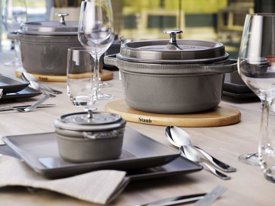STAUB Oval Magnetic Trivet - Image 3