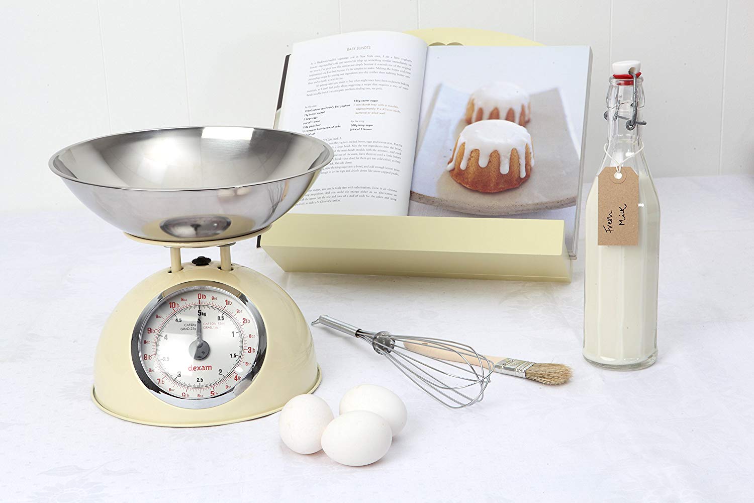 Dexam 17848104 Cream Retro Kitchen Scales with a large bowl, stainless steel, 21 x 24.7 x 24.7 cm - Image 3