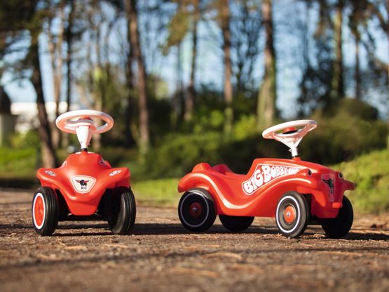 Big Red Bobby Toy Fun, Colourful Ride on Car for Kids - Image 4