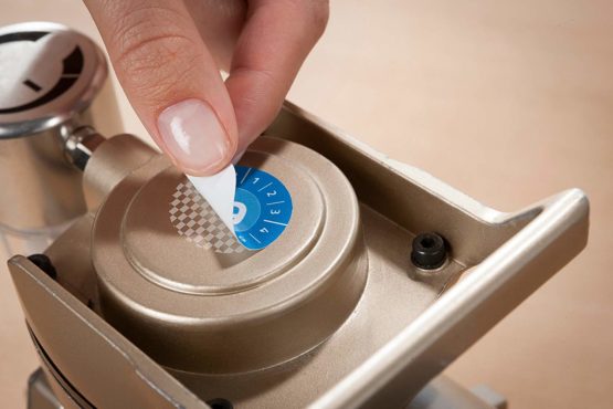 Avery Zweckform Fälschungssichere Test Badges White 20 mm Pack of 480 - Image 4